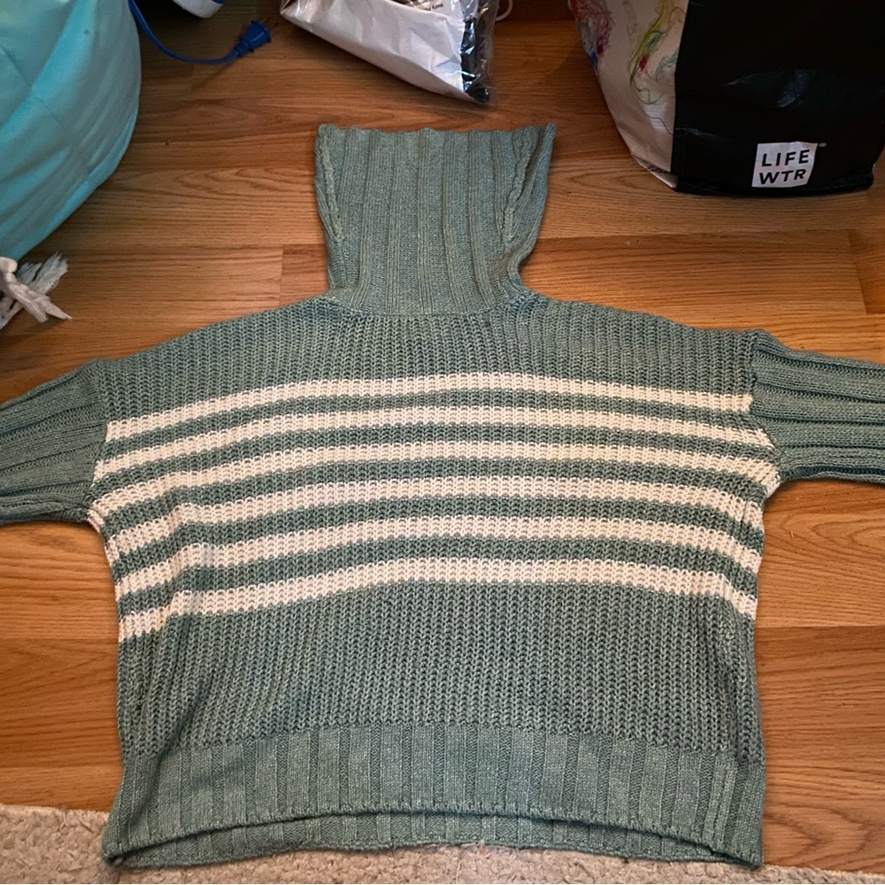Women’s Khols Sweater